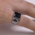 Bague Chevalière Argent Pierre Carrée D’onyx