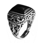 Bague Chevalière Carrée D’onyx Noire Ravissante