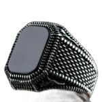 bague chevaliere homme argent rectangulaire sertie dune pierre onyx roas300 450 1