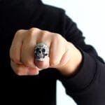 Bague Chevalière Homme De Luxe En Argent Massif: Osez Affirmer Votre Personnalité Rebelle!