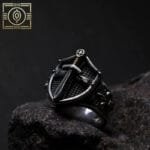 Bague Chevalière Homme épée: Bijou Unique En Alliage De Zinc Argent - Redimensionnable