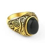 Bague Chevalière Or Ornée D’une Pierre D’onyx