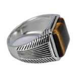 Bague Chevalière Tigre Carrée: Puissance Et Luxe Vintage