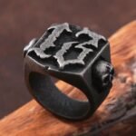 bague chevaliere vendredi 13 style unique inspire de la pop culture roas250 499 1