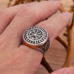 Bague Chevalière Viking: Affirmez Votre Virilité