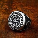 Bague Chevalière Viking: Affirmez Votre Virilité