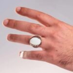 bague en argent massif avec pierre blanche nacree roas400 688 1