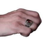 bague fleur de lys rouge argent elegance royale roas300 333 1