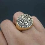 Bague Saint Benoit: Votre Symbole De Foi Exclusif