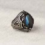 Chevalière Labradorite Bleue: élégance Mystique & Style Unique