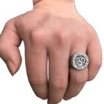 chevaliere ohm affirmation personnelle et connexion spirituelle roas250 272 1